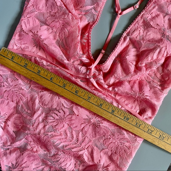 Victoria’s Secret Sheer Pink Floral Lace Thong Bodysuit Small Front Caging - Picture 5 of 14